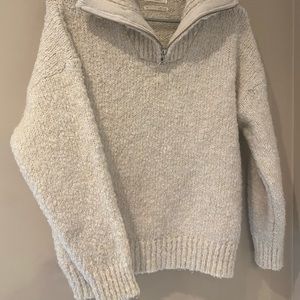 Super comfy soft - perfect for lounge or skiing